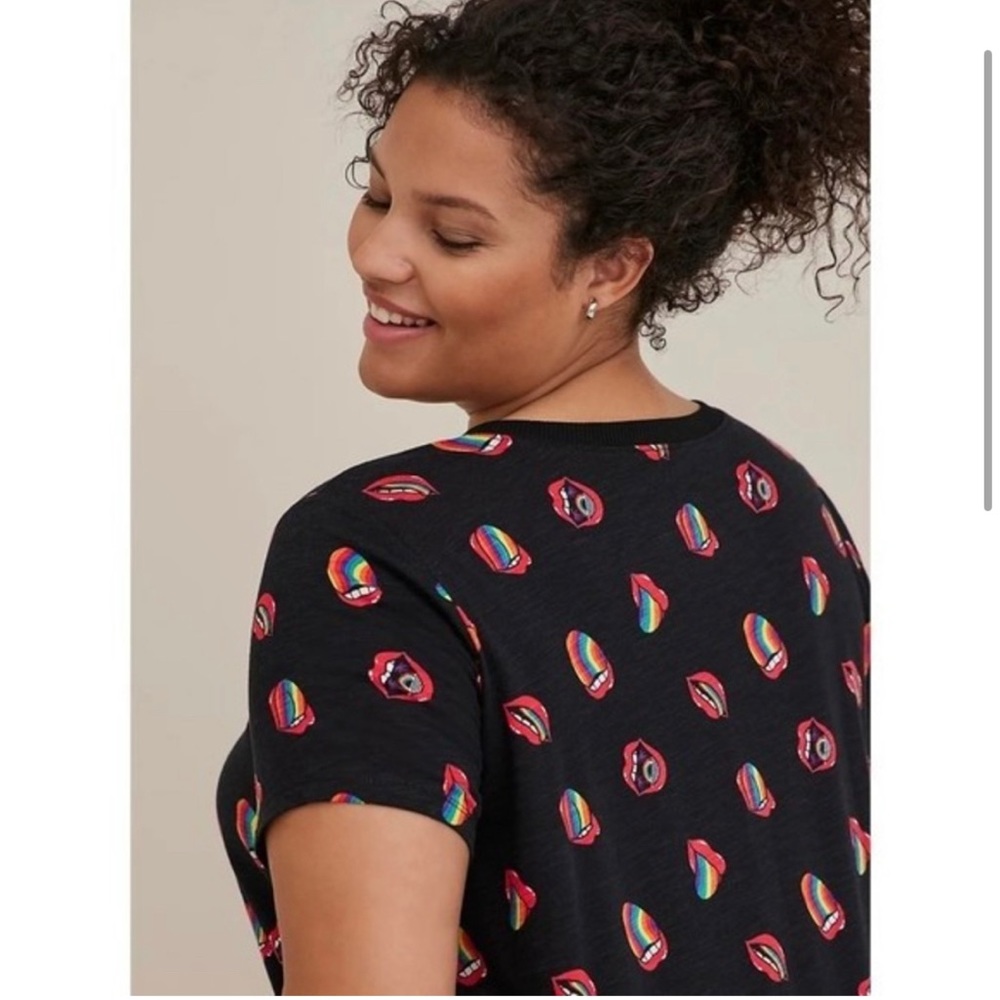 Torrid PRIDE Lips SS Vintage Tee 3X/22-24 - Picture 4 of 7